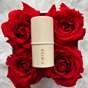 TINTED SUPERHUE HYPERPIGMENTATION STICK